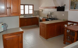 House | 5 bedrooms, Internet