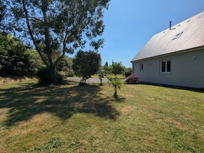 Property grounds - Beautiful vacation home sleeps 8, spacious. 12 min from the beaches (Mandeville-en-Bessin)