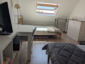 3 habitaciones, tabla de planchar con plancha y wifi gratis