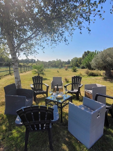 Belle maison de vacances 8 personnes, grands espaces. A 12 min des plages