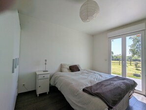 3 chambres, fer et planche à repasser, Wi-Fi gratuit, draps fournis