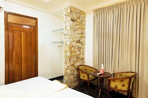 1 slaapkamer, een strijkplank/strijkijzer, gratis wifi, beddengoed