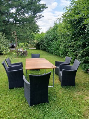 Outdoor dining - Lisa Domicile (Oberlascheid)