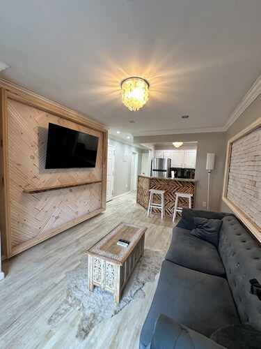 Gorgeous newly renovated 2 bedroom pad. From Brooklyn with love.