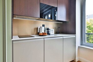 Apartment | Private kitchen - Modern Apartment - 1br/4p - Canal St-martin (Paris)