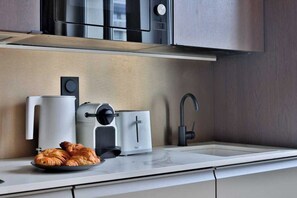 Apartment | Private kitchen - Modern Apartment - 1br/4p - Canal St-martin (Paris)