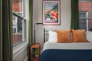 5 bedrooms, iron/ironing board, free WiFi, bed sheets