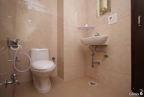 シャワー、タオル、石鹸、シャンプー
