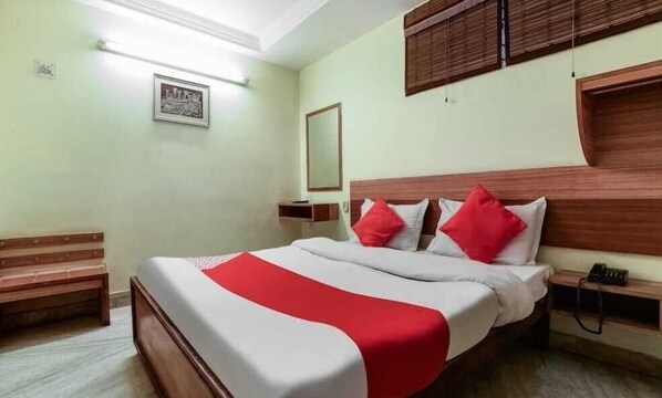 Deluxe Room, Air conditioning | Desk, free WiFi