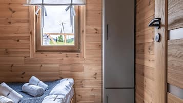 House | 3 bedrooms, individually furnished, bed sheets