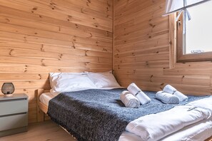 3 bedrooms, individually furnished, bed sheets