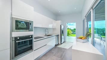 Micro-ondes, four, plaque de cuisson, lave-vaisselle