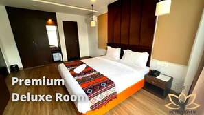 Phòng Superior, ban công, quang cảnh thành phố | Két bảo mật tại phòng, bàn, khu vực làm việc phù hợp cho laptop
