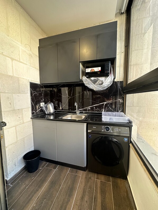 Apartment, 1 Bedroom, Accessible, Smoking | Private kitchen