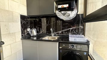 Apartment, 1 Bedroom, Accessible, Smoking | Private kitchen