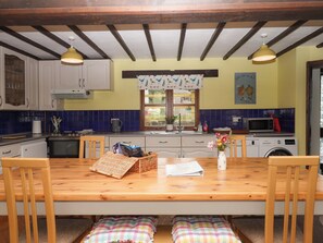 Dishwasher, cookware/dishes/utensils