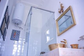 Double Room | Bathroom