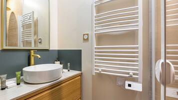 Apartamento | Baño | Secador de pelo y toallas