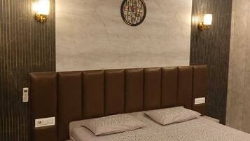 3 bedrooms, iron/ironing board, free WiFi