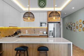 Fridge, microwave, oven, stovetop