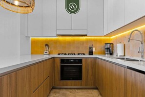 Fridge, microwave, oven, stovetop