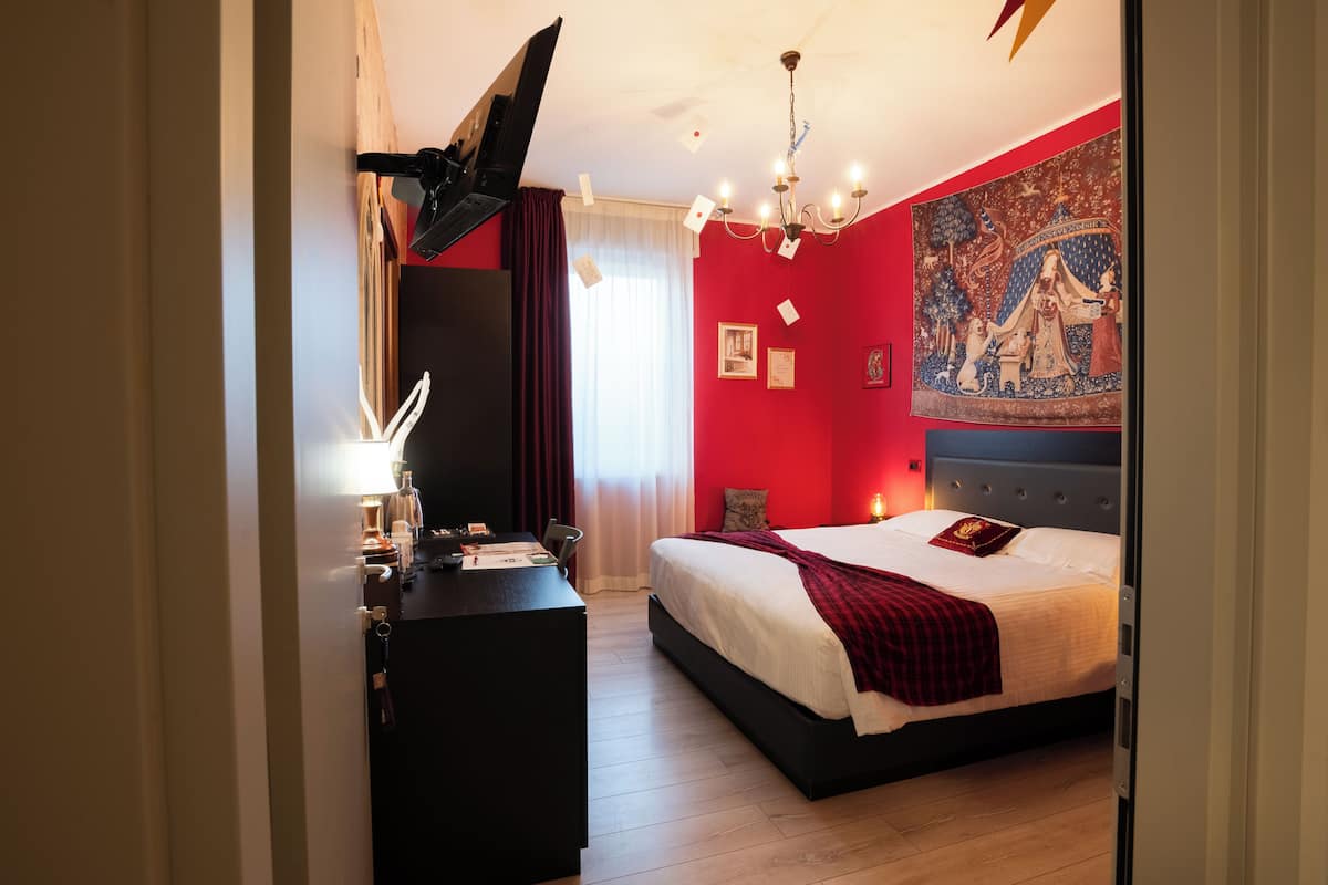 Chambre quadruple familiale | Literie de qualité, lit avec matelas à plateau-coussin, coffre-fort