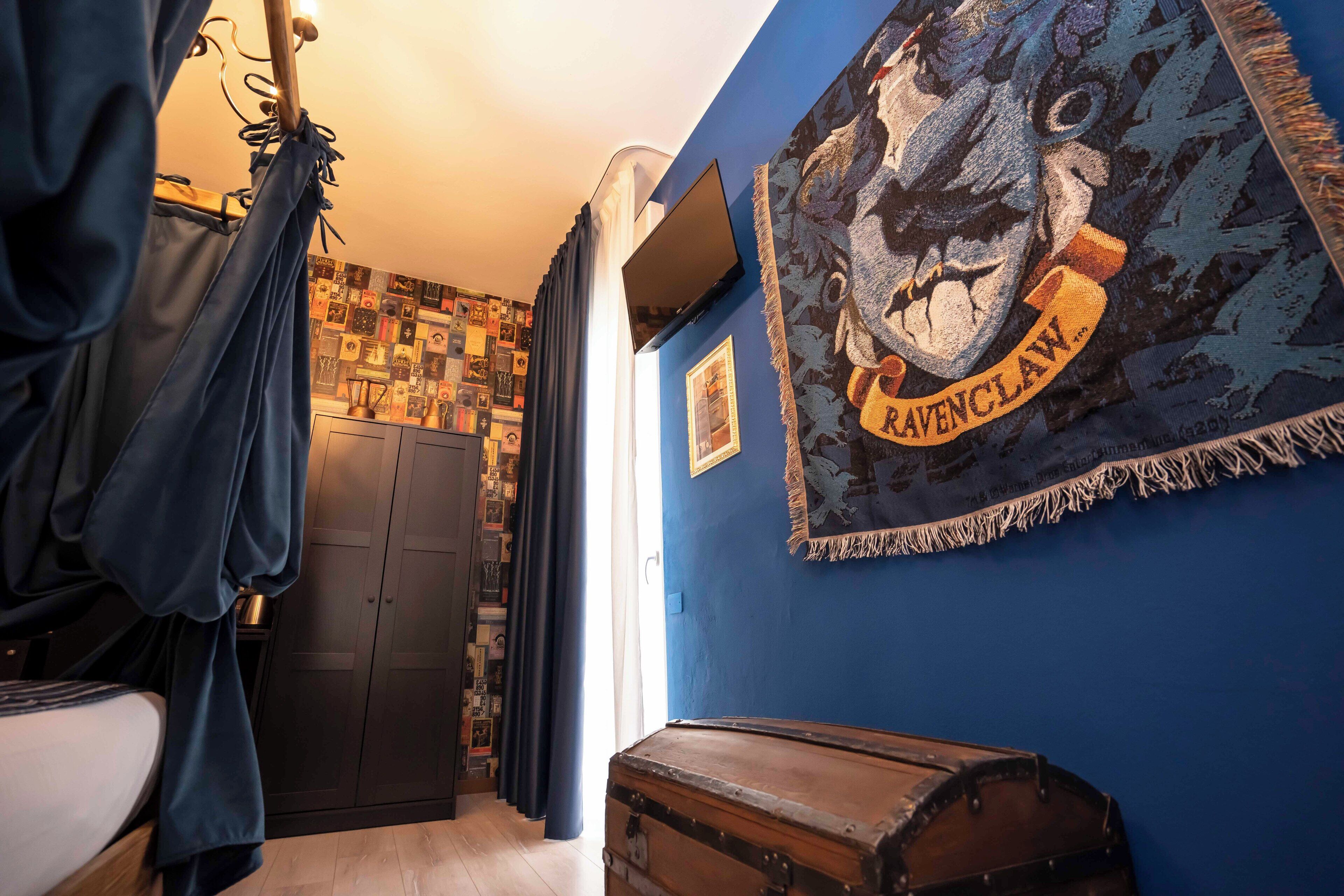 Habitación doble Deluxe | Caja de seguridad en la habitación y escritorio 