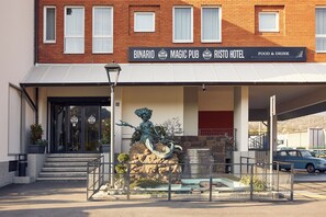 숙박 시설 정면