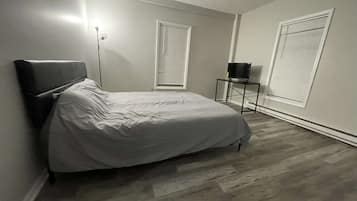 1 slaapkamer, een bureau, wifi, beddengoed