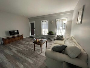 Téléviseur, bureau