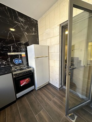 Apartment, 1 Bedroom, Accessible, Smoking | Interior