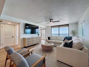 TV - 20002 Gulf Blvd, Penthouse 5 (Indian Shores)