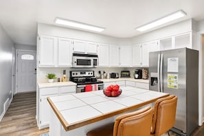 Coffee/tea maker, fridge, microwave, oven - Cozy Stay Home | Game Rooms | Spacious Backyard (Arvada)