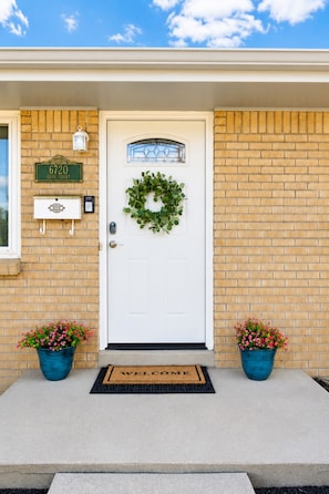 Exterior detail - Cozy Stay Home | Game Rooms | Spacious Backyard (Arvada)