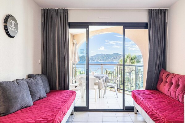 Apartment | Living area - Charming Flat With sea View - 1BR - 2P - Bocca (Cannes)