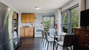 Fridge, microwave, stovetop, cookware/dishes/utensils