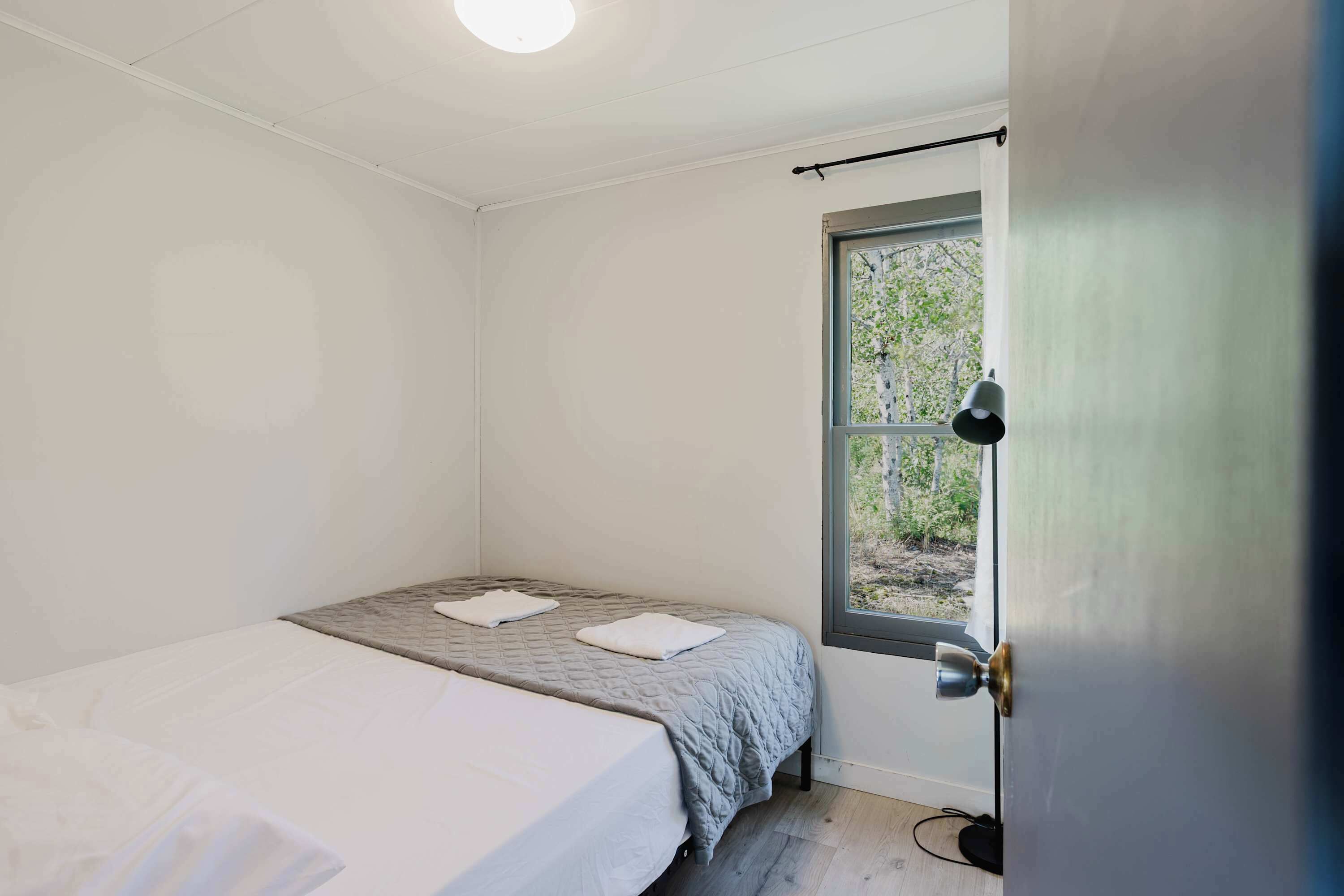 2 bedrooms, bed sheets