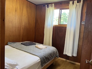3 bedrooms, bed sheets
