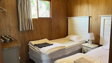 3 habitaciones y ropa de cama