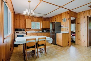 Fridge, microwave, stovetop, cookware/dishes/utensils