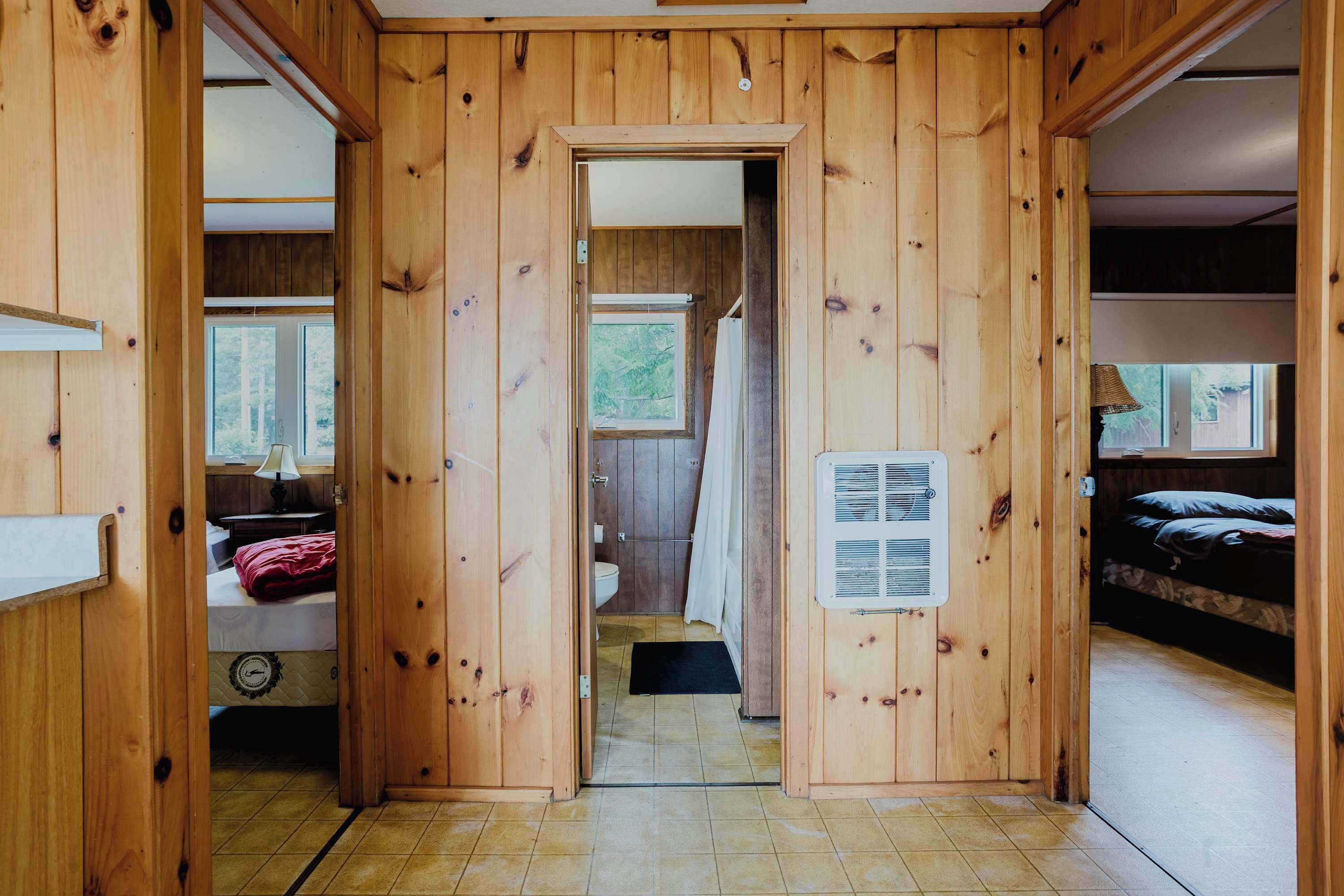 2 bedrooms, WiFi, bed sheets