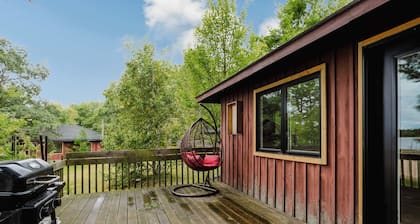 2-Bedroom Cottage #2 - Sand Bay