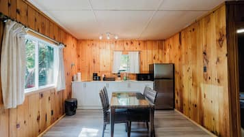 Fridge, microwave, stovetop, cookware/dishes/utensils