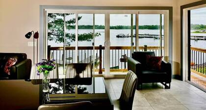 Lakefront Studio Cottage #7