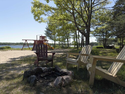 3-Bedroom Cottage #10 - Sand Bay