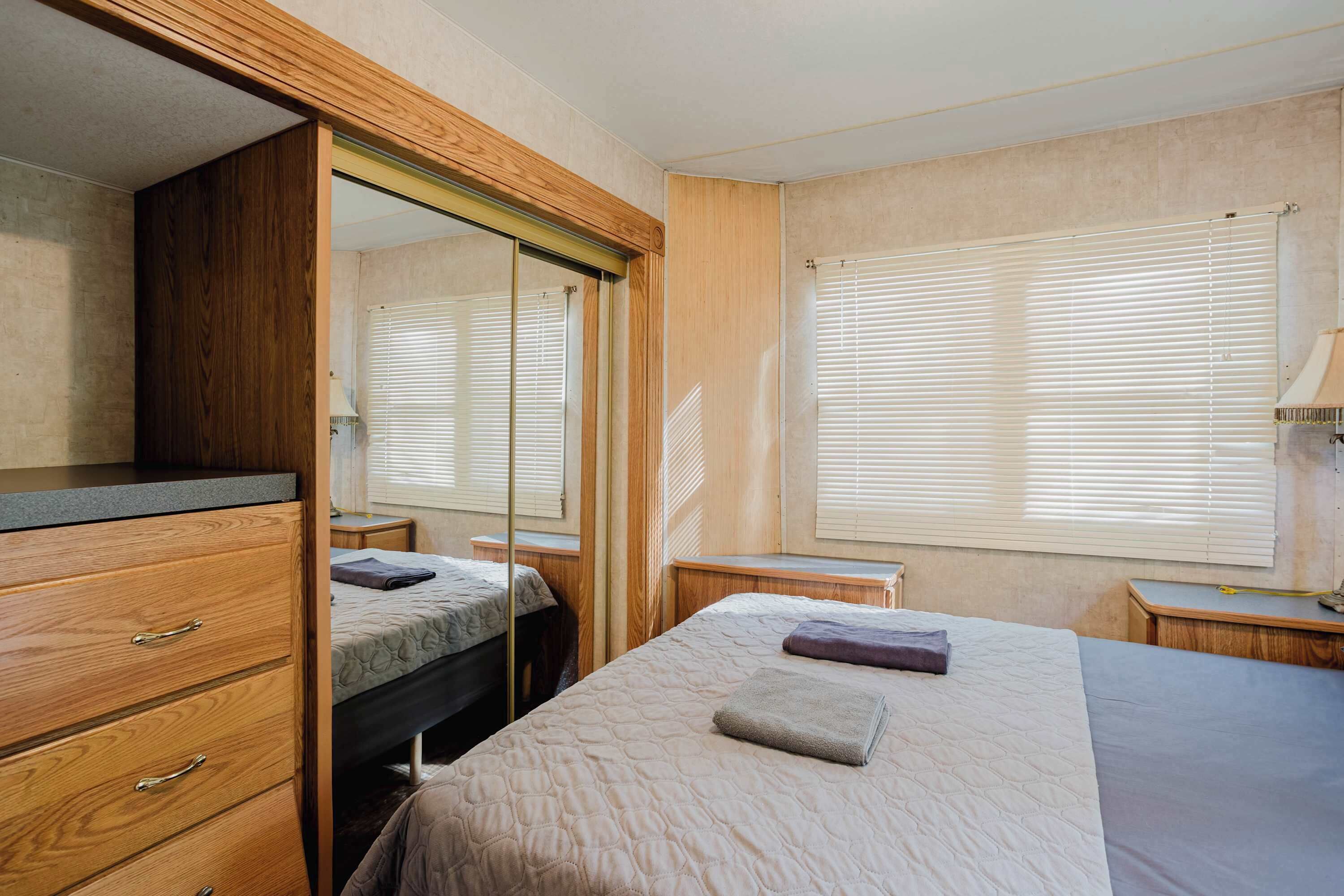 2 bedrooms, bed sheets