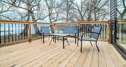 2-bedroom Lake Front Cottage in Harwood, ON #2