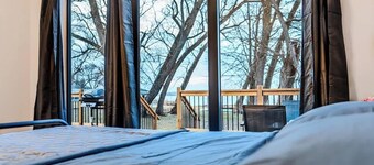 2-bedroom Lake Front Cottage in Harwood, ON #4