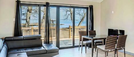 Télévision, cheminée