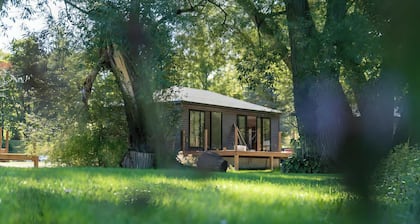 2-bedroom Lake Front Cottage in Harwood, ON #7